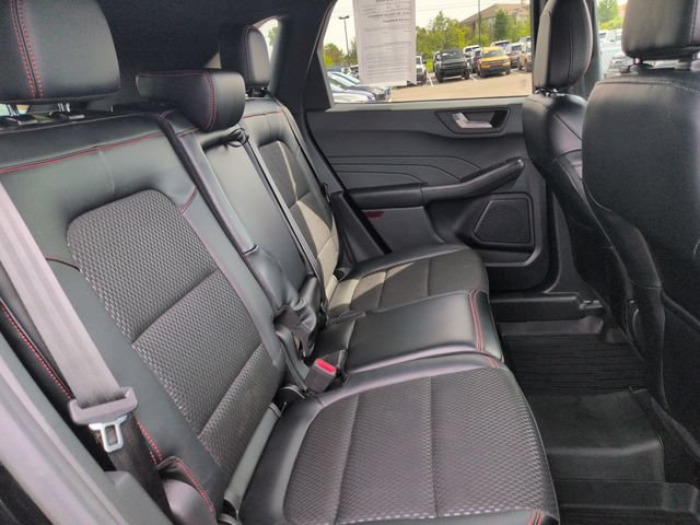 Certified 2024 Ford Escape ST-Line w/ Tech Pack #1 AWD/4WD image 17