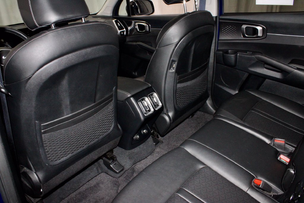 Used 2023 Kia Sorento S FWD image 22