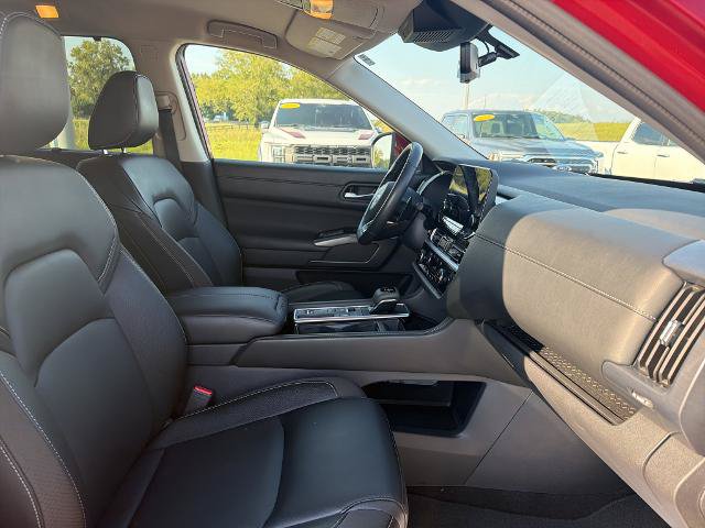 Used 2024 Nissan Pathfinder SL FWD image 20