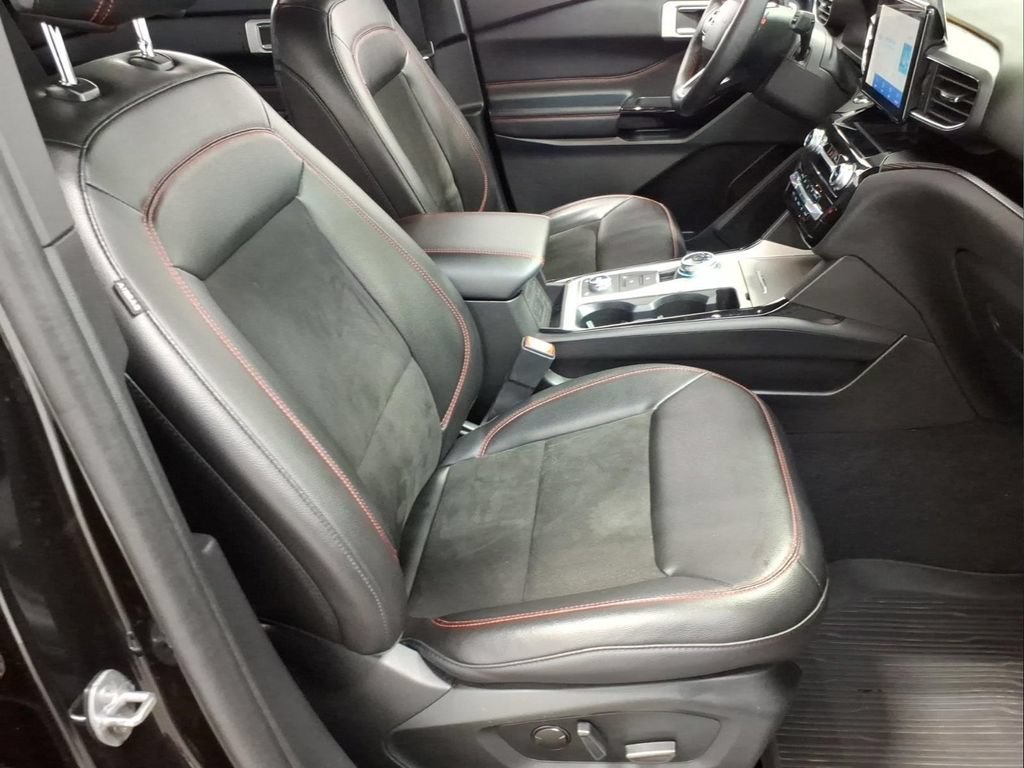 Certified 2023 Ford Explorer ST-Line AWD/4WD image 13