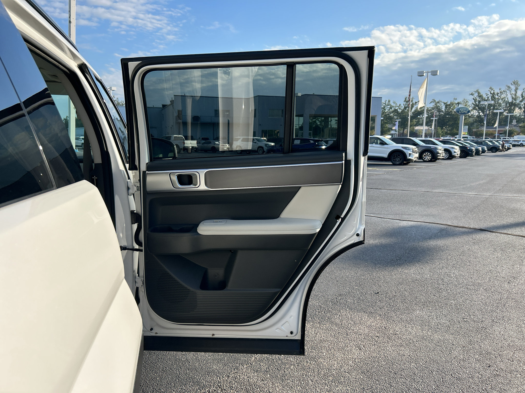Used 2025 Hyundai Santa Fe SEL FWD image 20