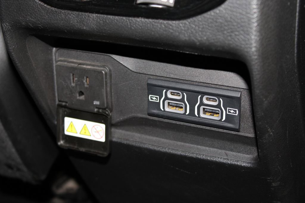 Used 2024 Jeep Grand Cherokee Altitude AWD/4WD image 34