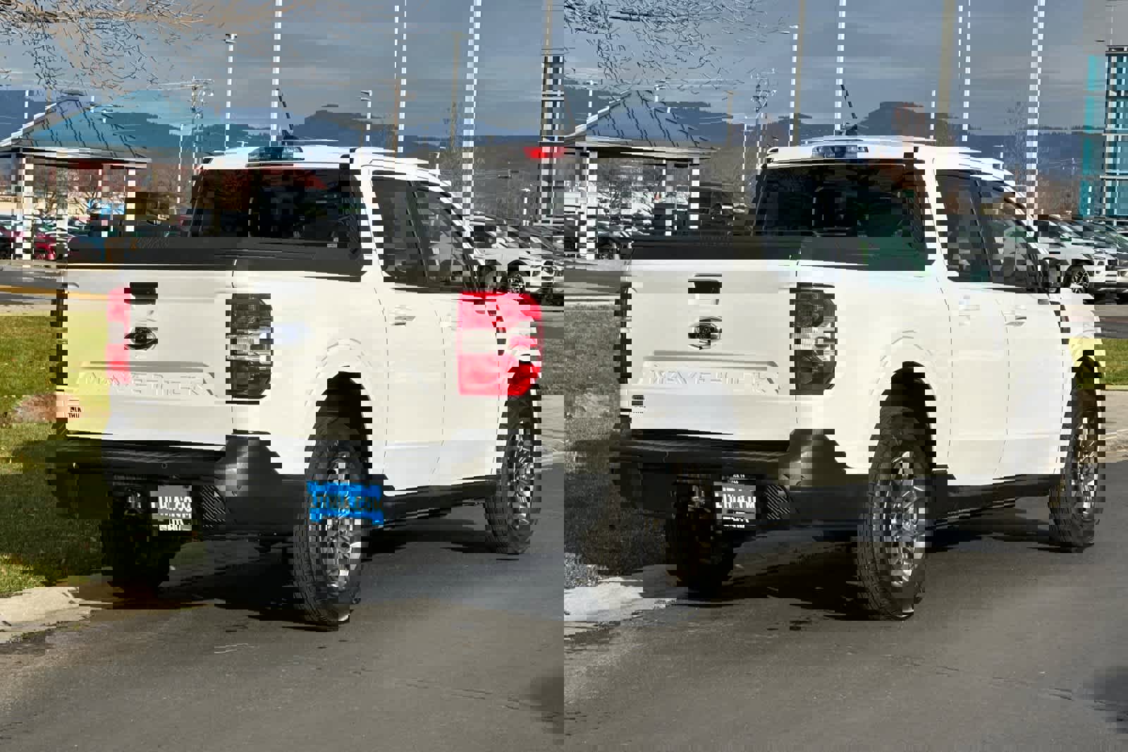 Certified 2024 Ford Maverick Lariat image 2