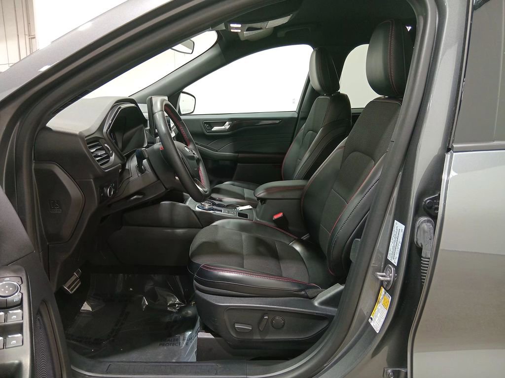 Certified 2024 Ford Escape ST-Line w/ Tech Pack #1 AWD/4WD image 15
