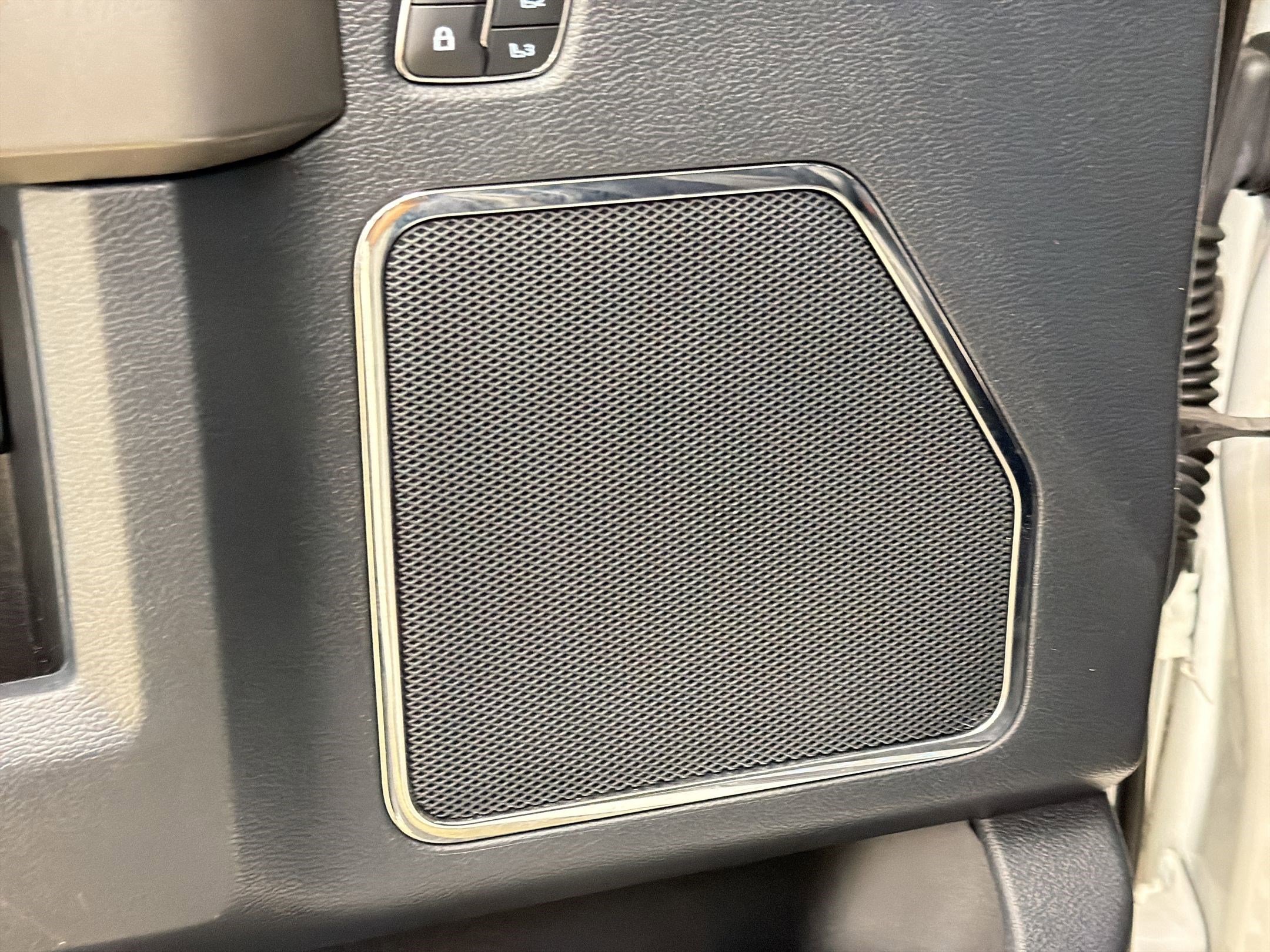 Certified 2022 Ford F250 Platinum w/ FX4 Off-Road Package image 18