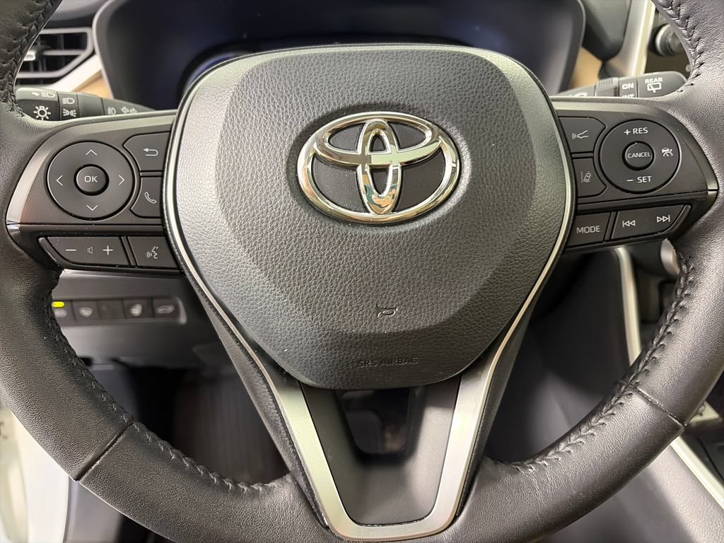 Used 2022 Toyota RAV4 Limited w/ Limited Grade Weather Package AWD/4WD image 16
