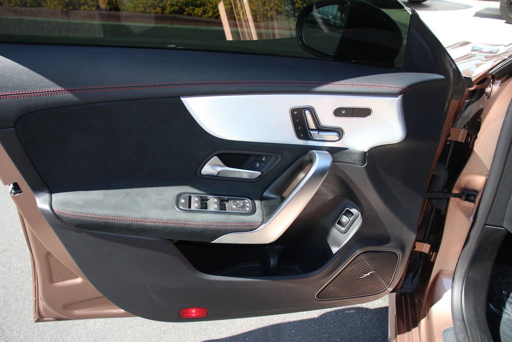 Used 2023 Mercedes-Benz CLA 250 image 22