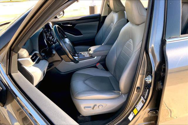 Used 2021 Toyota Highlander XLE image 9