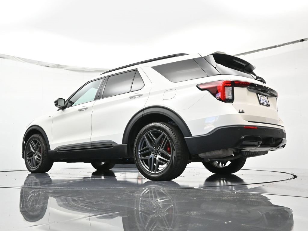 Certified 2025 Ford Explorer ST-Line w/ Premium Package image 12