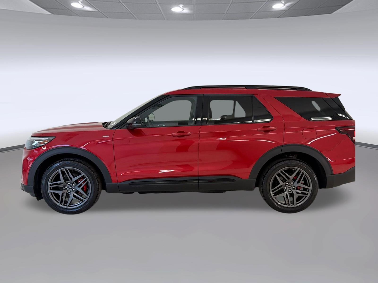 Certified 2025 Ford Explorer ST-Line w/ ST-Line Street Pack AWD/4WD image 2
