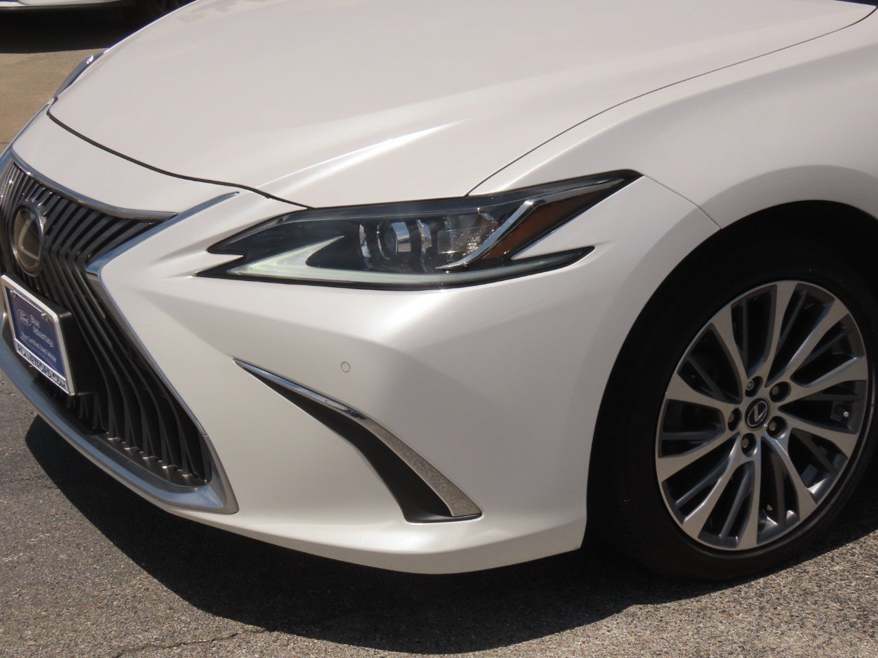 Used 2020 Lexus ES 350 w/ Premium Package FWD image 3