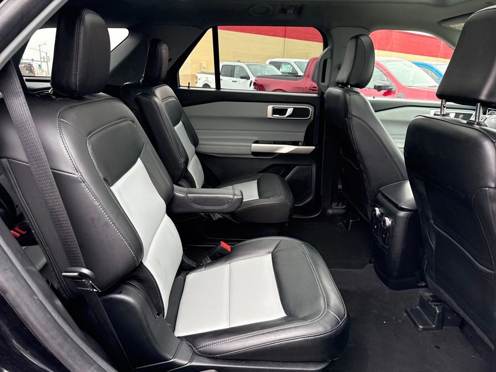 Certified 2022 Ford Explorer XLT w/ Equipment Group 202A image 10