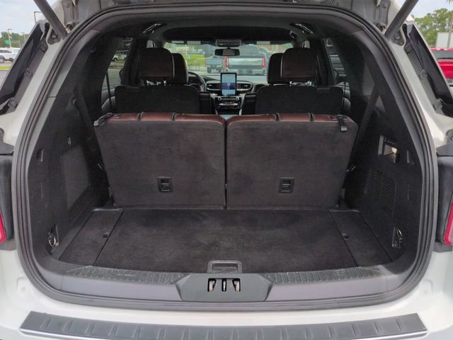 Certified 2022 Ford Explorer Platinum w/ Equipment Group 601A AWD/4WD image 13