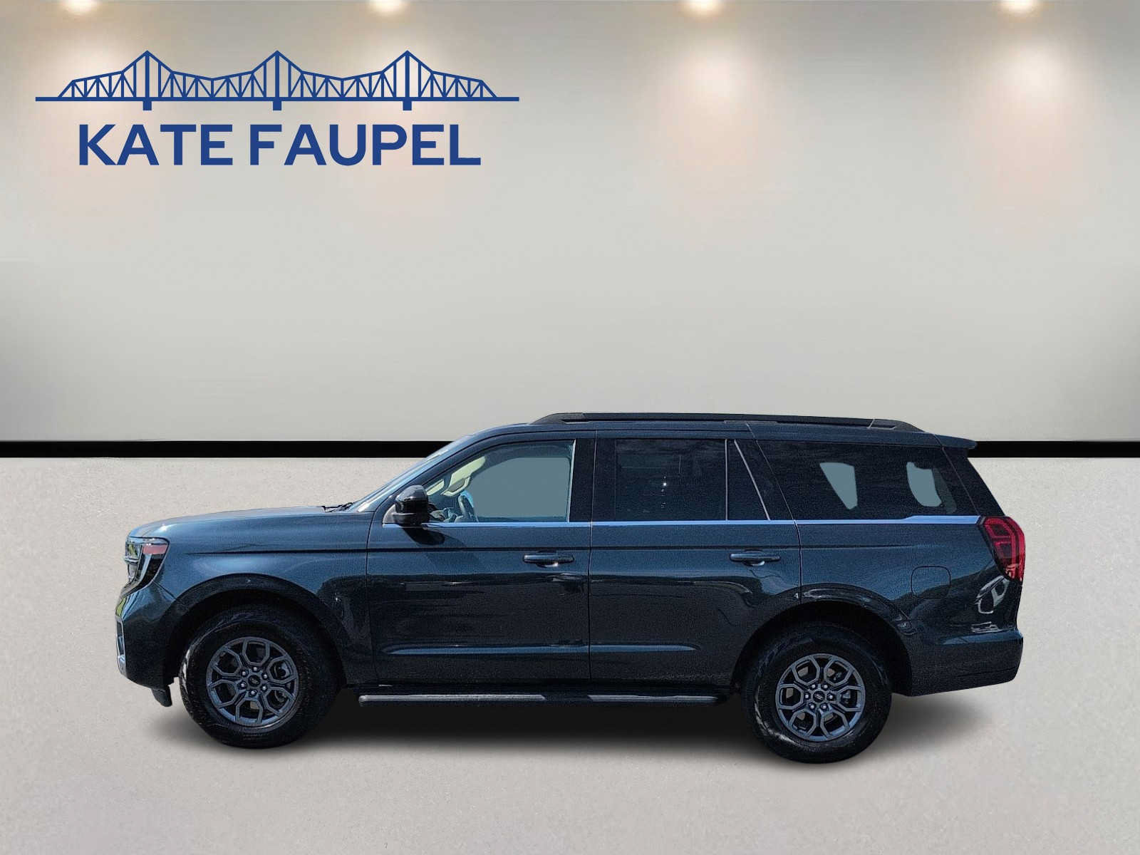 Certified 2025 Ford Expedition Active AWD/4WD image 4