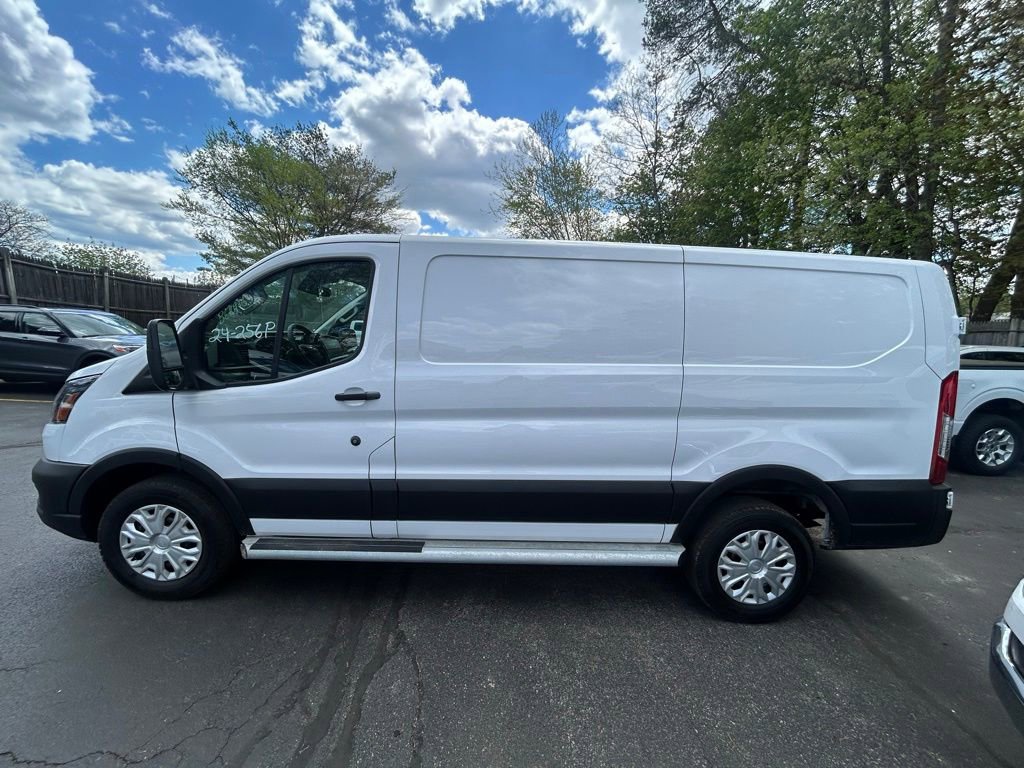 Certified 2024 Ford Transit 250 Low Roof w/ Exterior Upgrade Package RWD image 4
