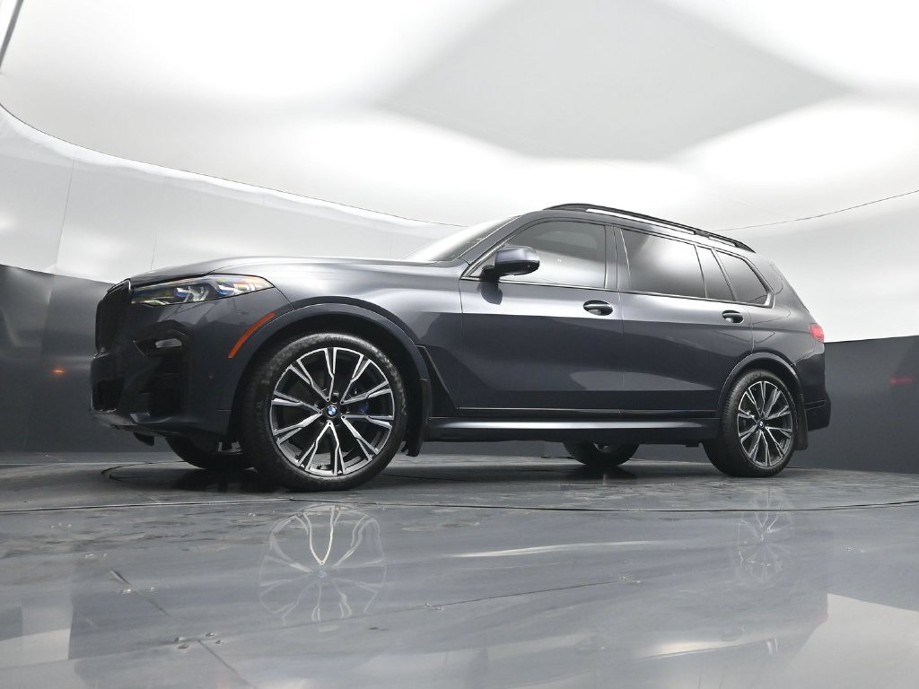 Used 2020 BMW X7 M50i w/ Dynamic Handling Package AWD/4WD image 44