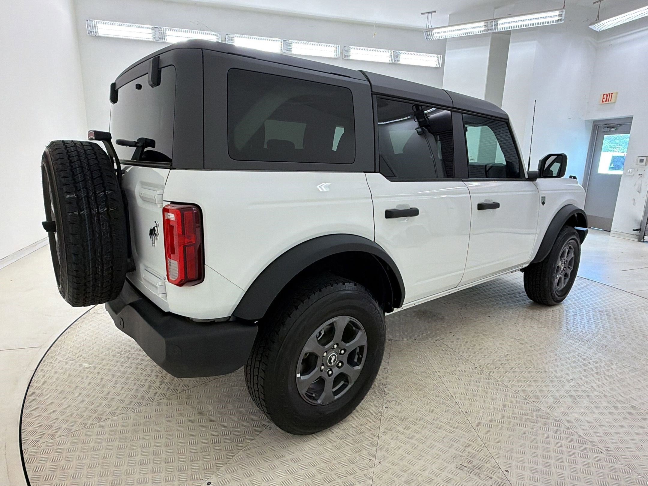 Certified 2025 Ford Bronco Big Bend image 4