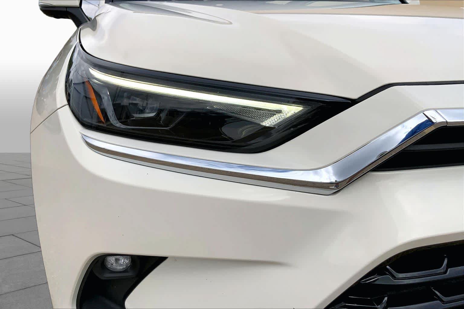 Used 2024 Toyota Grand Highlander AWD image 28