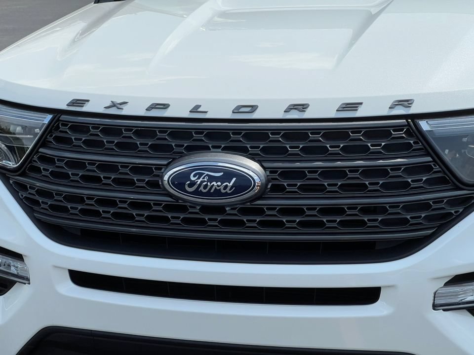 Certified 2024 Ford Explorer XLT w/ Equipment Group 202A AWD/4WD image 37