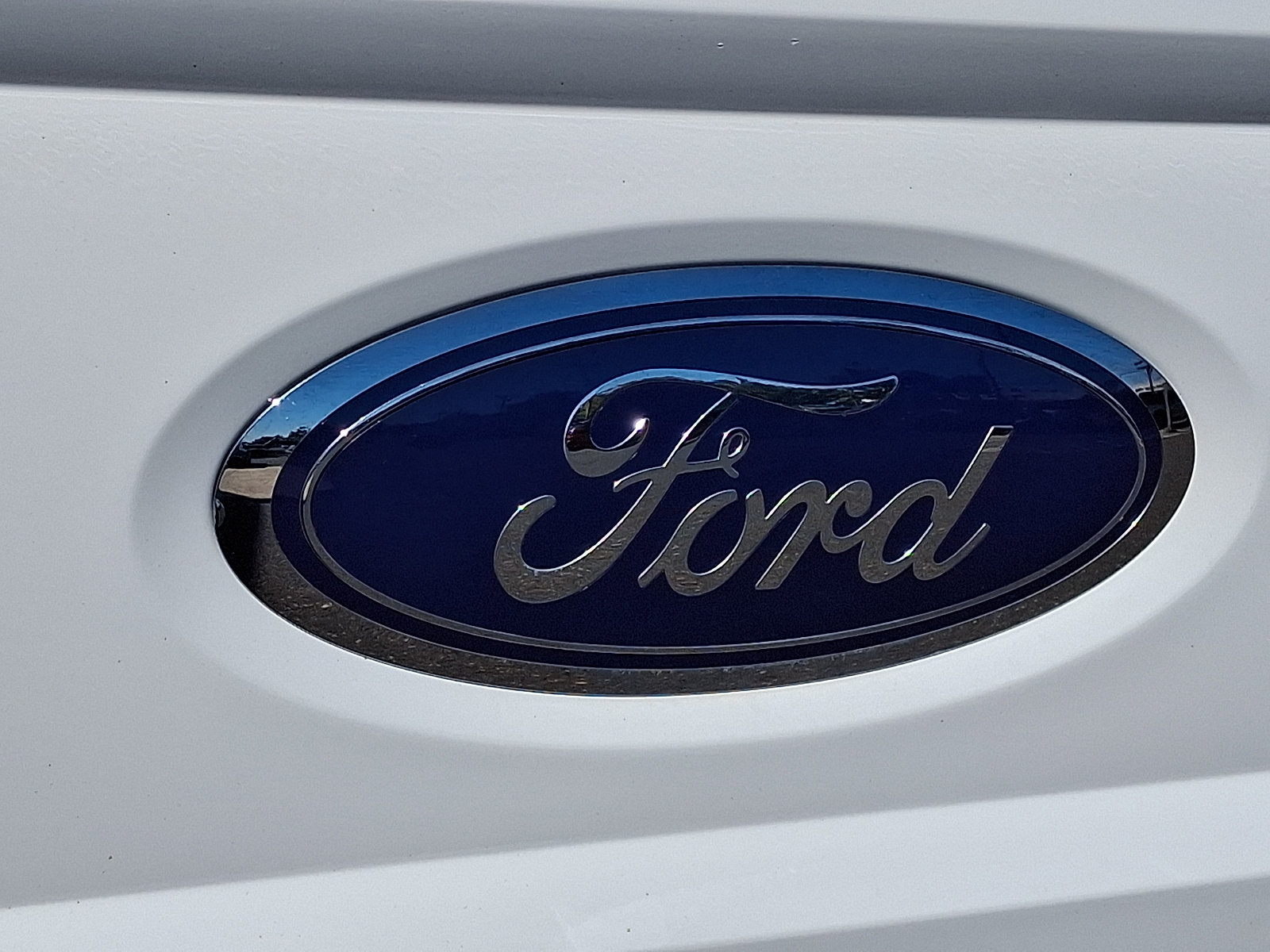 Certified 2018 Ford F250 XLT w/ XLT Premium Package AWD/4WD image 30