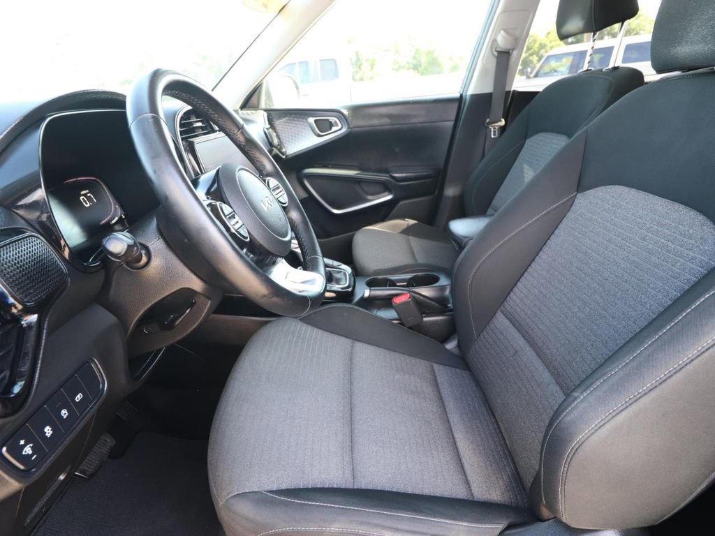 Used 2023 Kia Soul EX FWD image 8