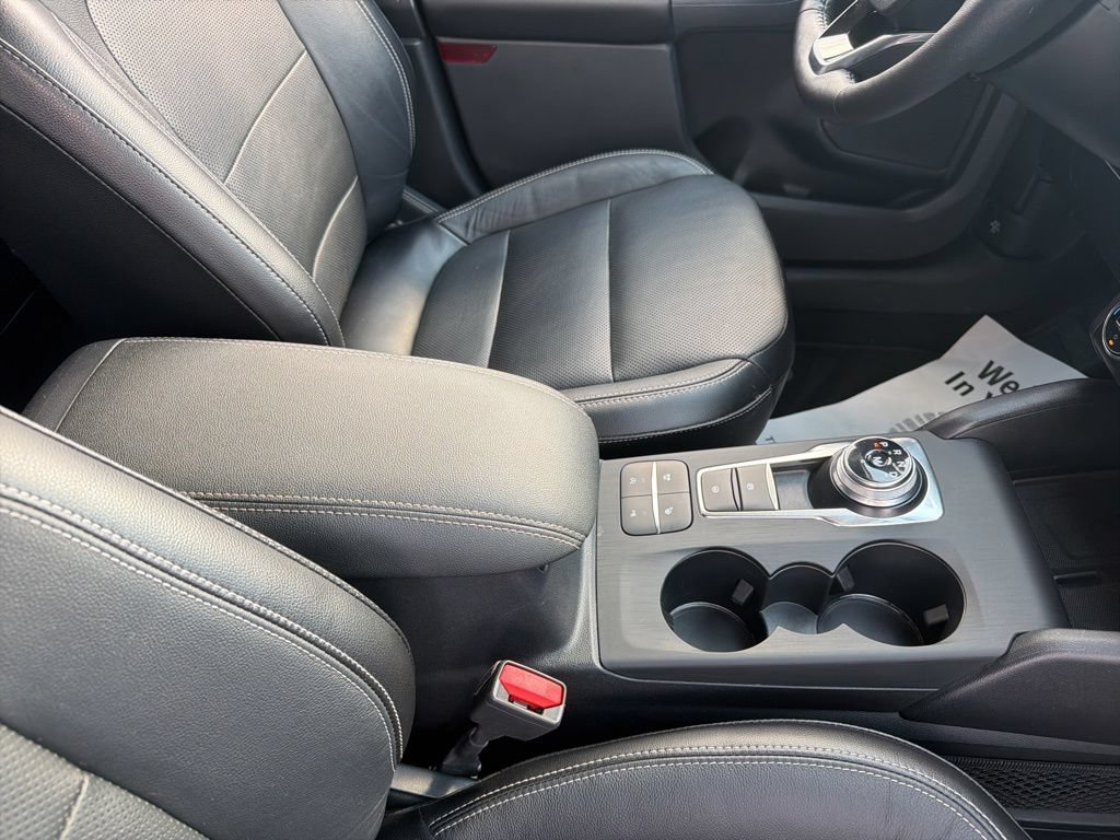 Certified 2020 Ford Escape Titanium w/ Titanium Premium Package 2.0 AWD/4WD image 42