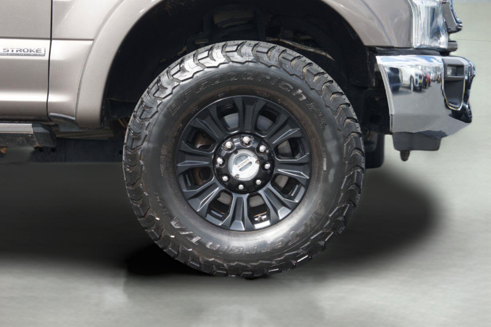 Certified 2022 Ford F250 King Ranch w/ Tremor Off-Road Package AWD/4WD image 4