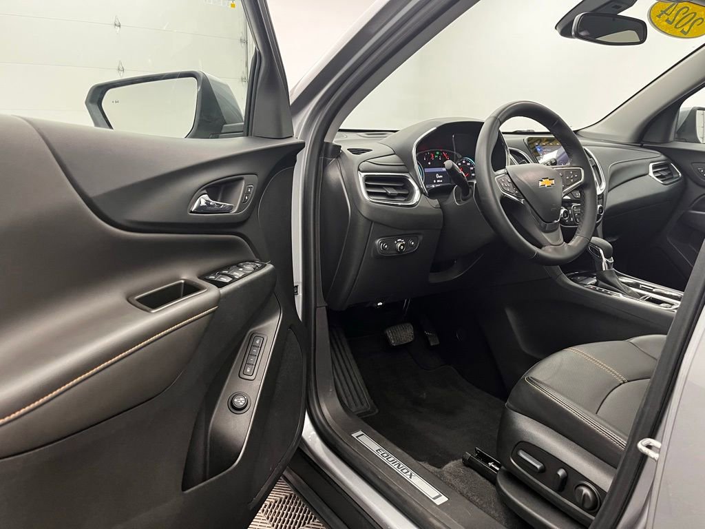 Used 2024 Chevrolet Equinox Premier image 18
