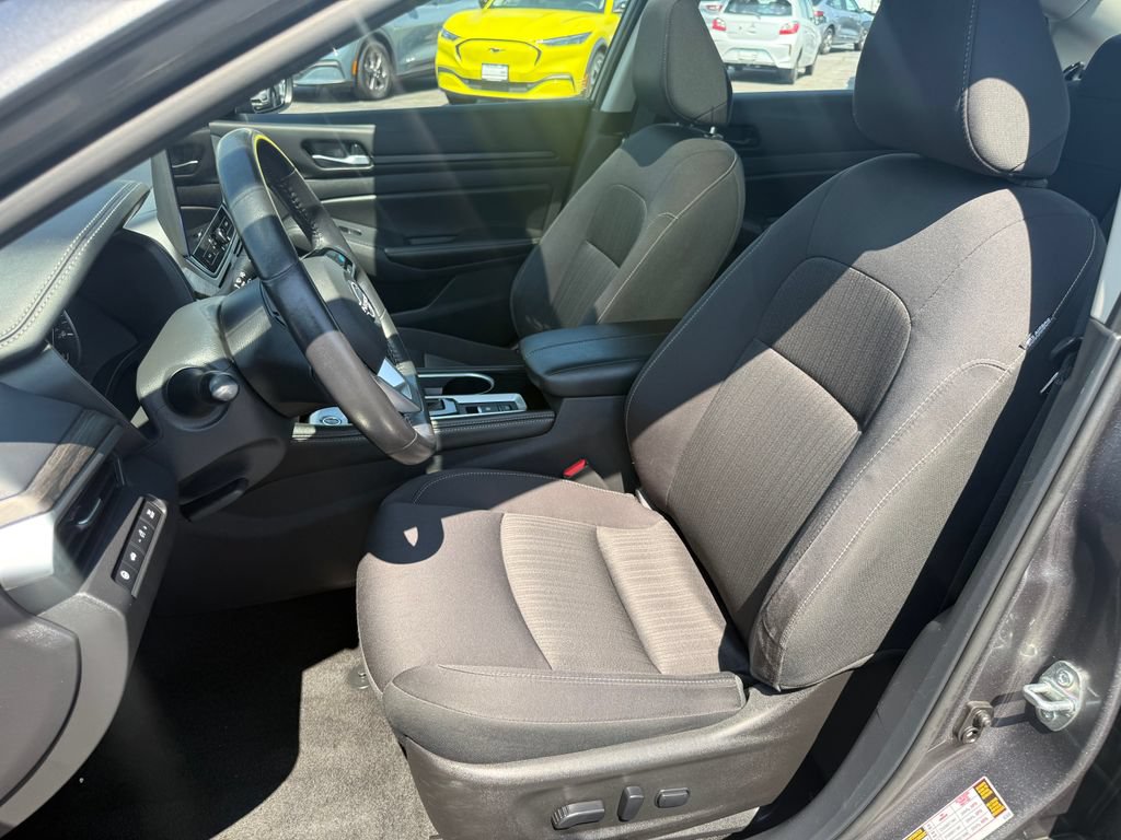 Used 2024 Nissan Altima 2.5 SV w/ SV Premium Package FWD image 13