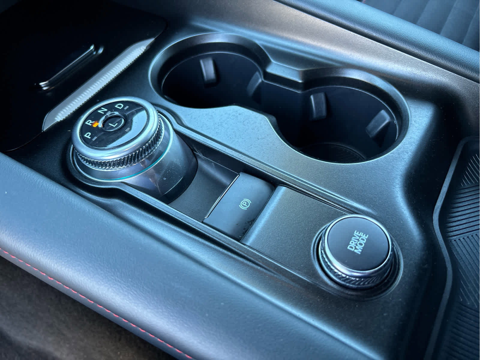 Certified 2025 Ford Explorer ST-Line image 29