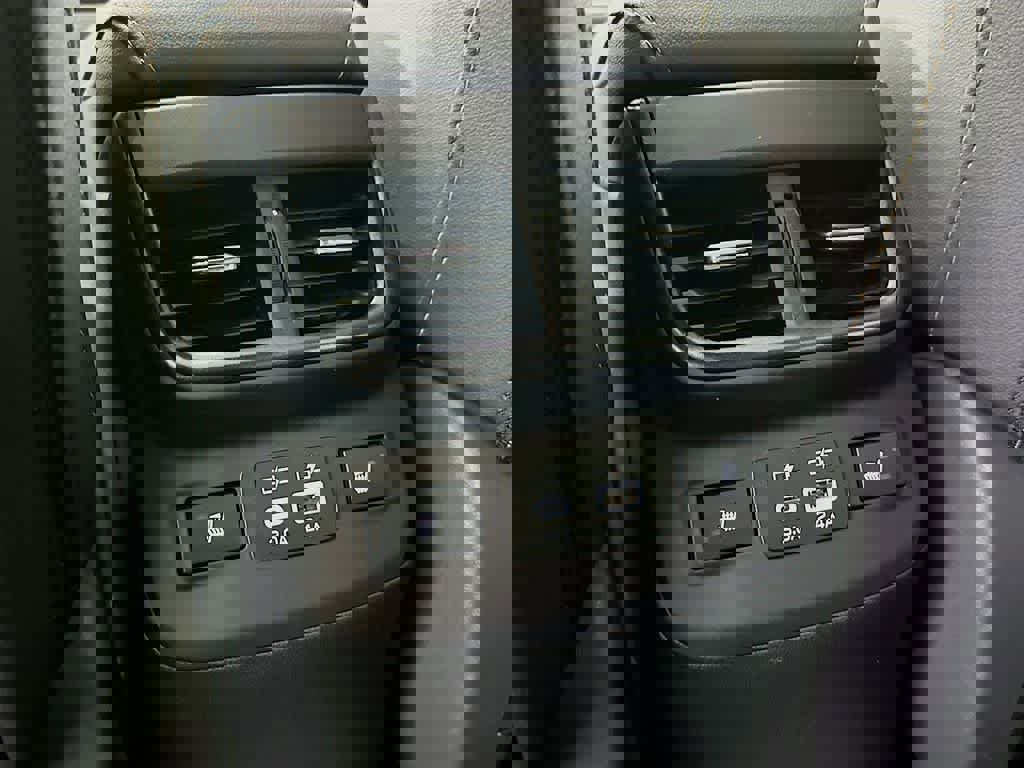 Used 2025 Subaru Outback Wilderness image 13