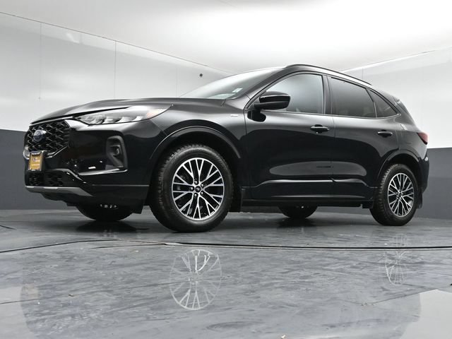 Certified 2024 Ford Escape ST-Line Select w/ Class II Trailer Tow Package AWD/4WD image 40