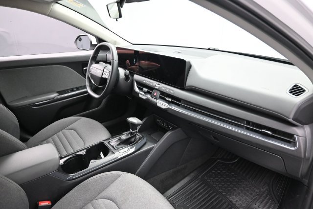 Used 2025 Kia K4 EX FWD image 30