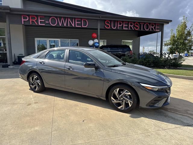 Used 2025 Hyundai Elantra Sport w/ Cargo Package