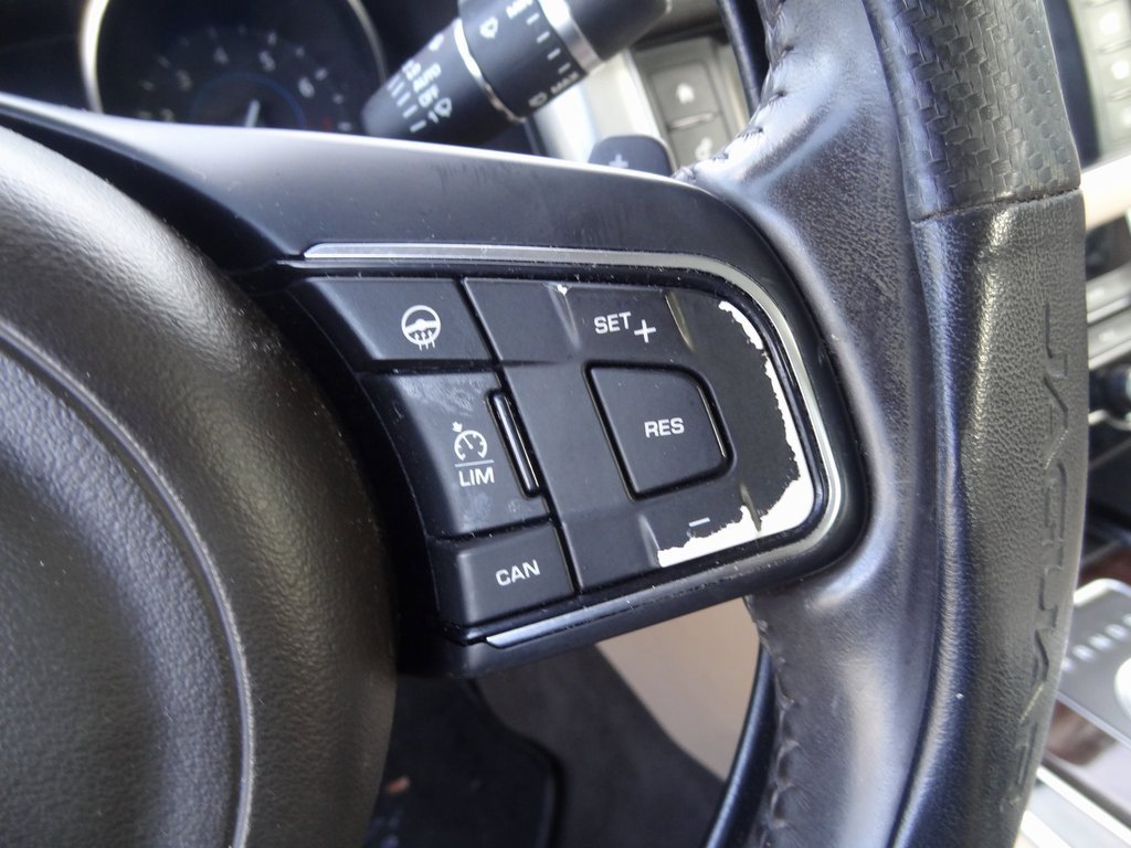 Used 2017 Jaguar XF Prestige image 14