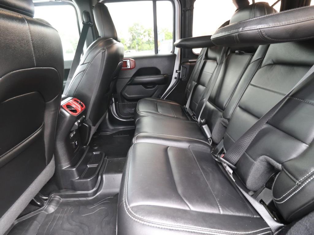 Used 2021 Jeep Wrangler Unlimited Sahara AWD/4WD image 13