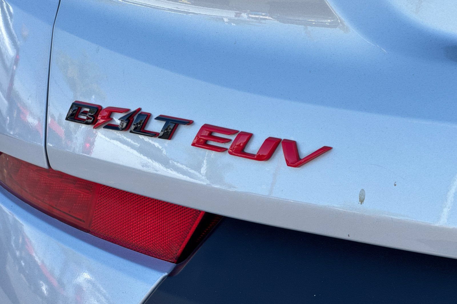 Used 2023 Chevrolet Bolt EUV LT w/ Convenience Package FWD image 34