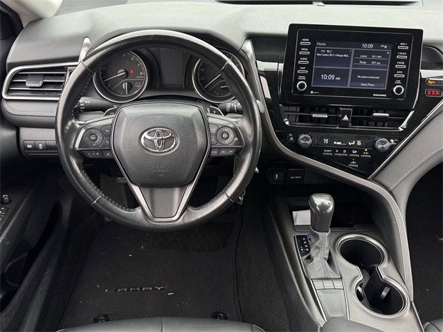 Used 2024 Toyota Camry SE image 11