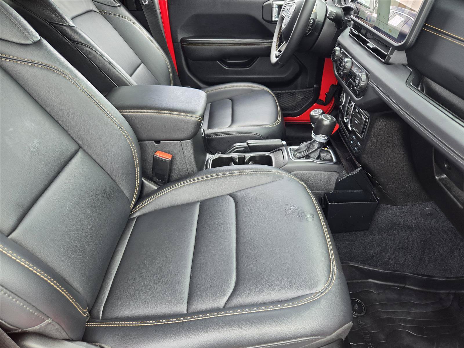 Used 2024 Jeep Gladiator Sport AWD/4WD image 14