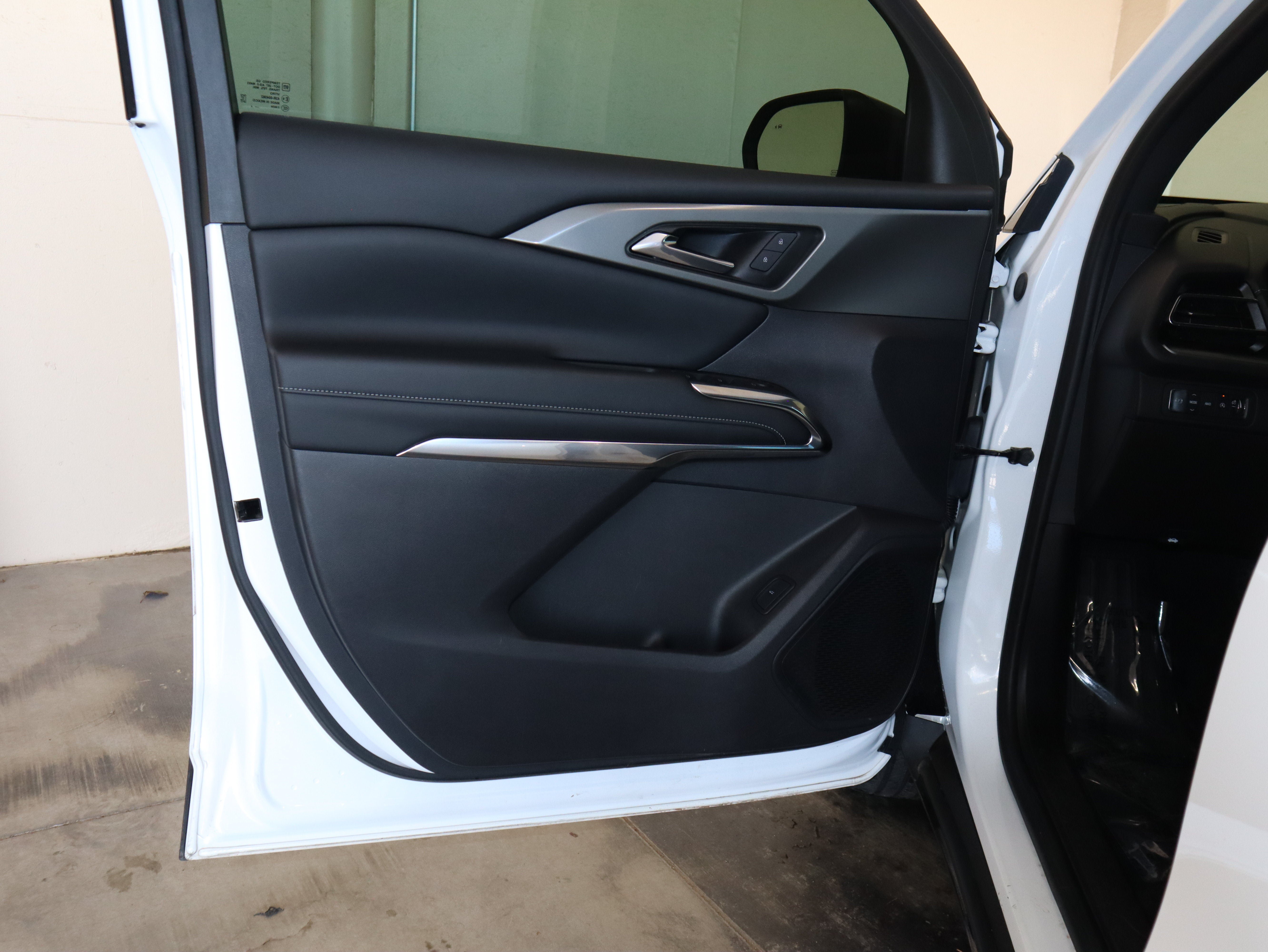 Used 2024 Chevrolet Traverse LT AWD/4WD image 30