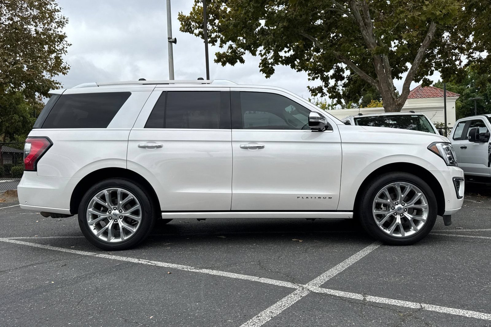 Certified 2019 Ford Expedition Platinum AWD/4WD image 3