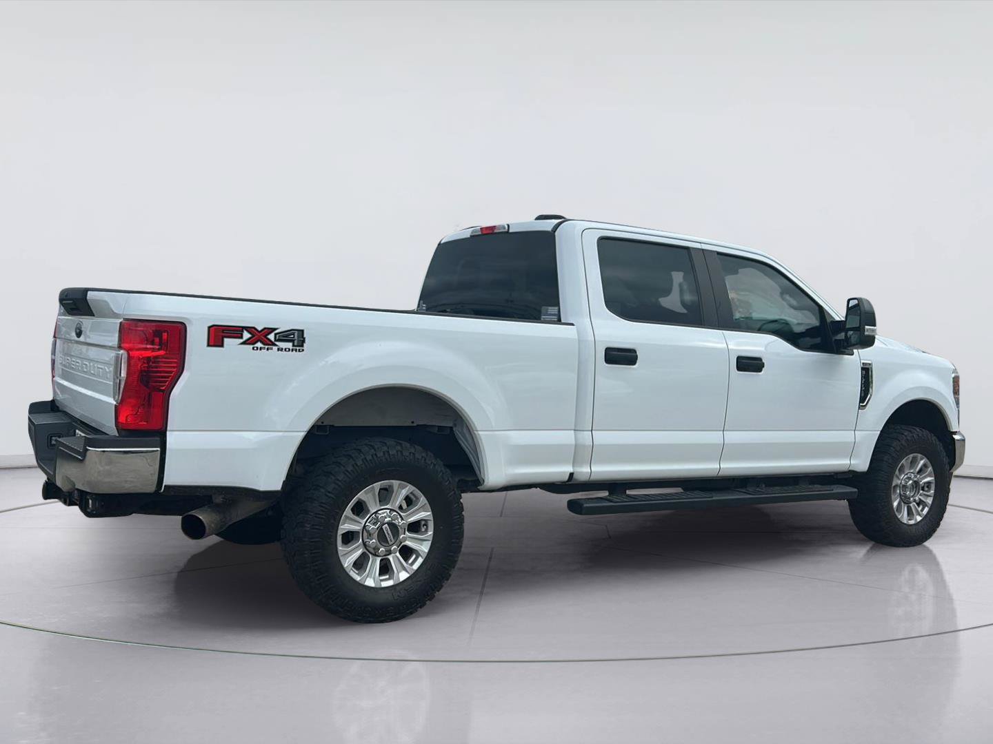 Certified 2022 Ford F250 XL w/ STX Appearance Package AWD/4WD image 4