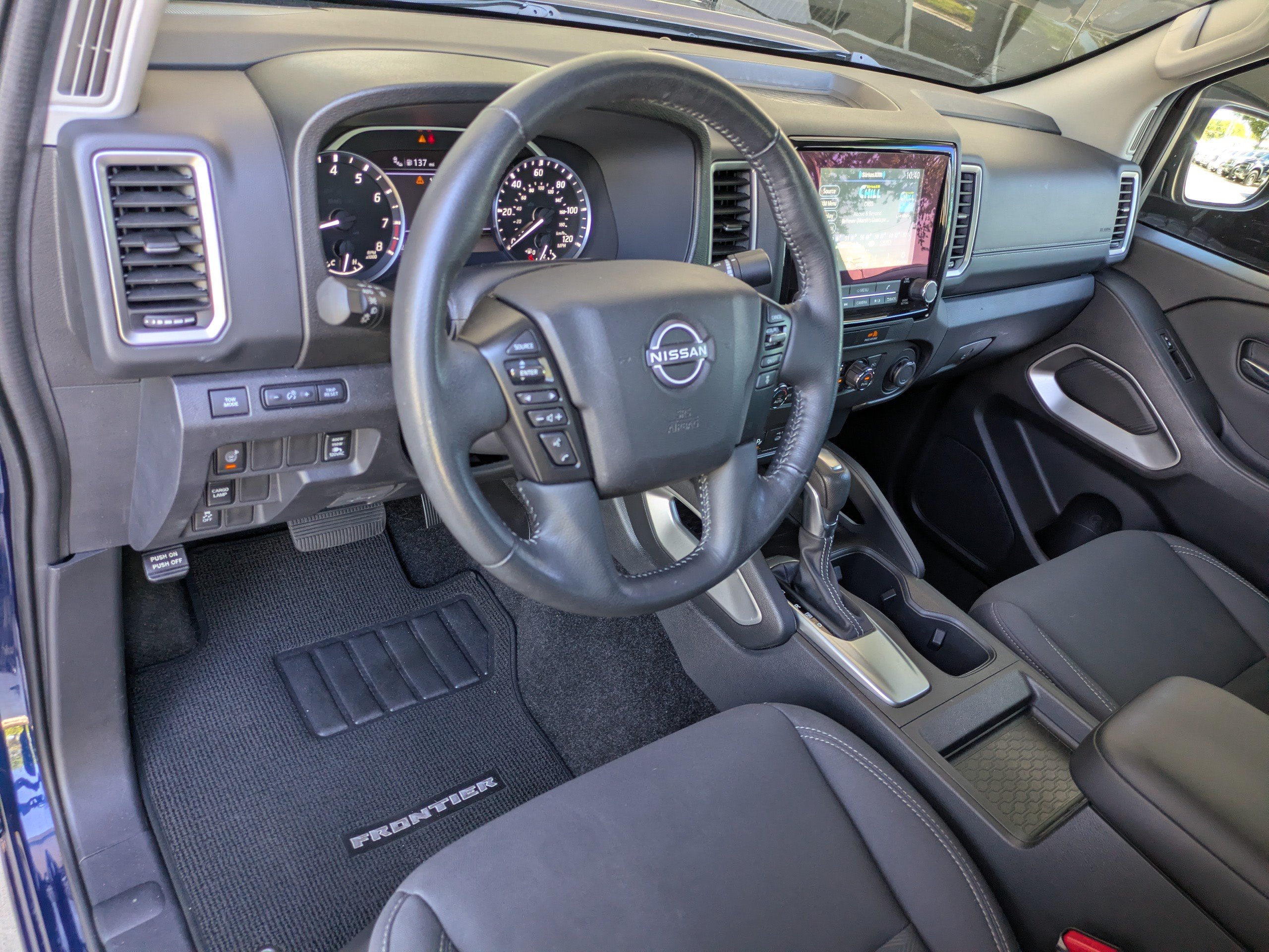 Used 2023 Nissan Frontier SV w/ SV Convenience Package RWD image 16