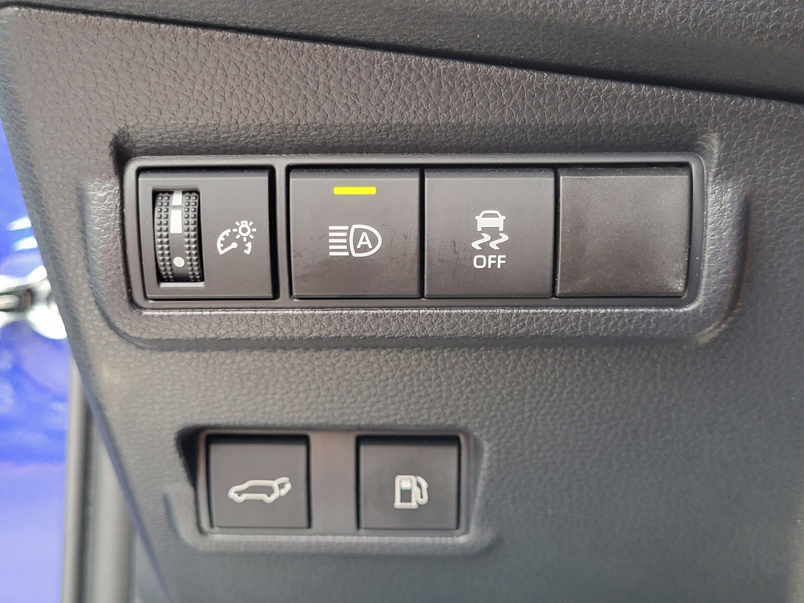 Used 2024 Toyota Corolla Cross AWD Hybrid w/ Convenience Package image 22