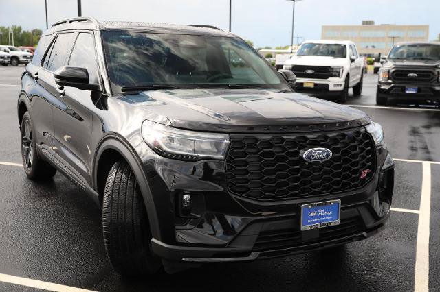 Certified 2025 Ford Explorer ST AWD/4WD image 5