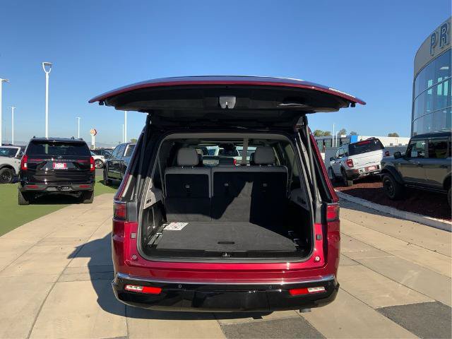Used 2024 Jeep Wagoneer L Series III w/ Premium Group I AWD/4WD image 13