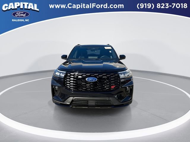 Certified 2025 Ford Explorer ST image 9