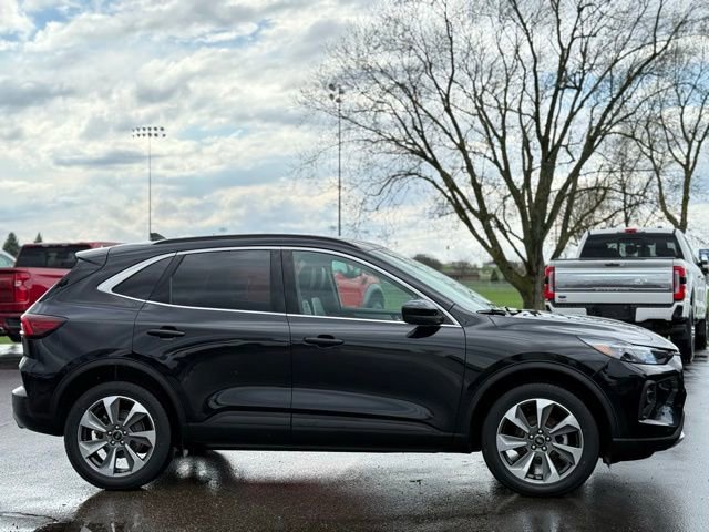 Certified 2024 Ford Escape Platinum image 39