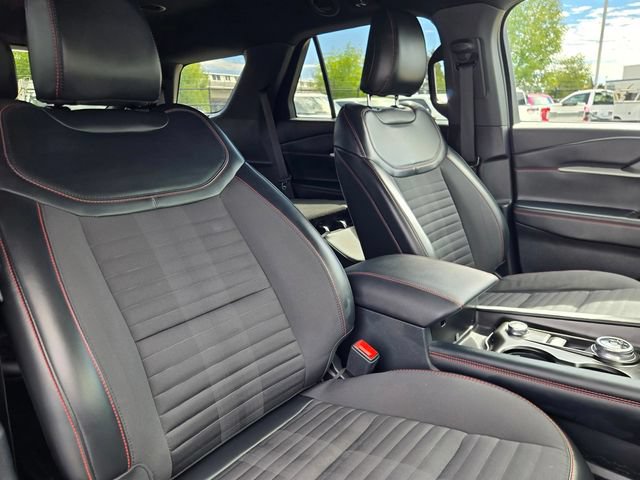 Certified 2025 Ford Explorer ST-Line AWD/4WD image 12
