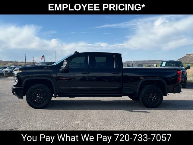 Used 2024 Chevrolet Silverado 2500 High Country w/ High Country Premium Package AWD/4WD image 2